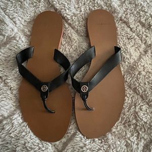 8.5 Tory Burch sandals